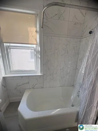 $1,850 | 229 North West Street, Unit 2, Allentown, PA 18102