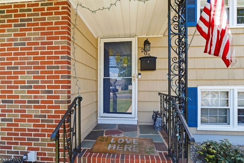 205 New Dover Road Woodbridge, NJ 07067 - Photo 5 of 44
