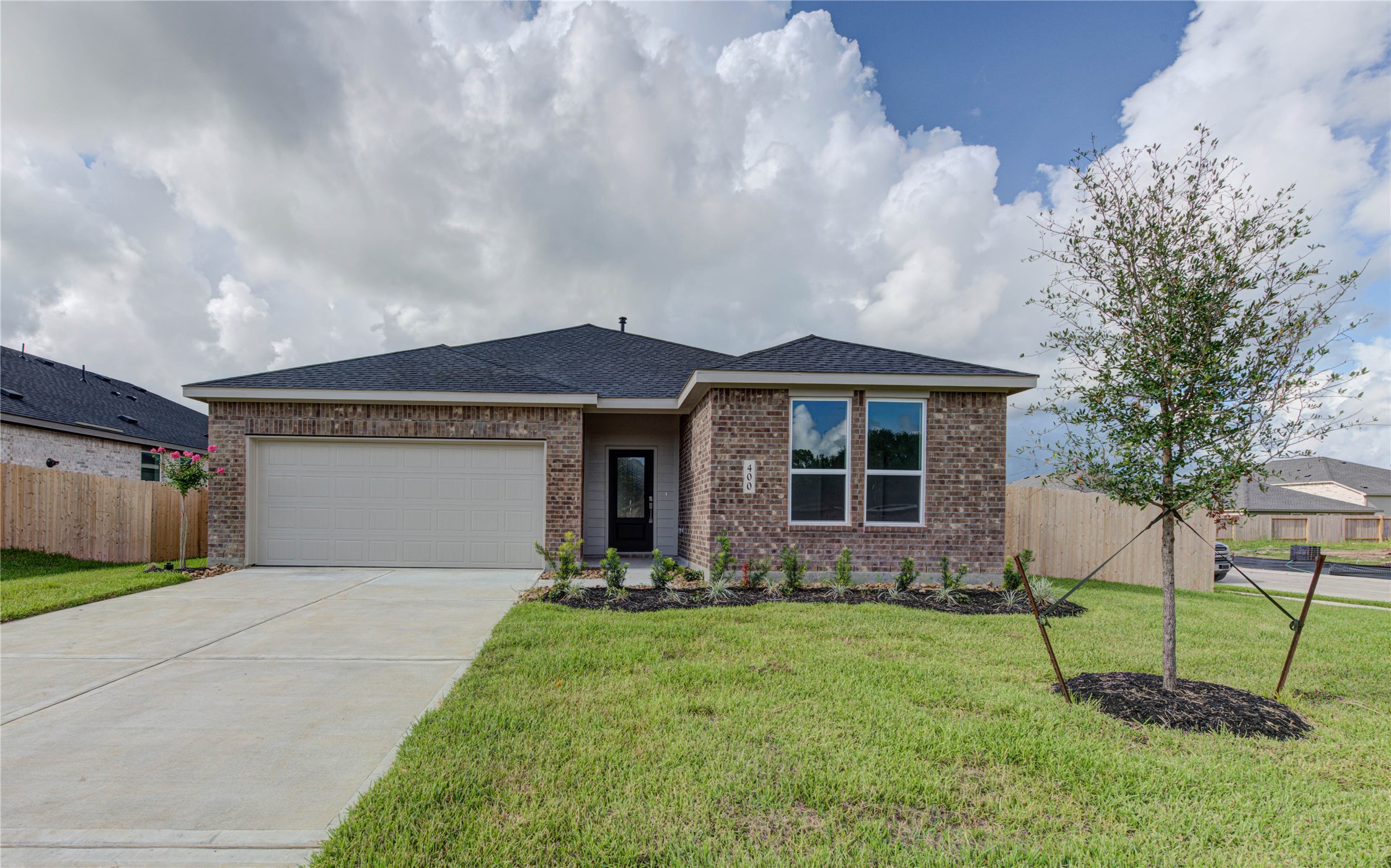 400 Robin Court Angleton, TX 77515 - Photo 1 of 20