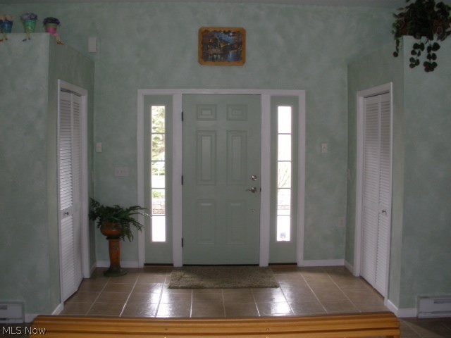 1110 March Road Jefferson, OH 44047 - Photo 4 of 19 Foyer