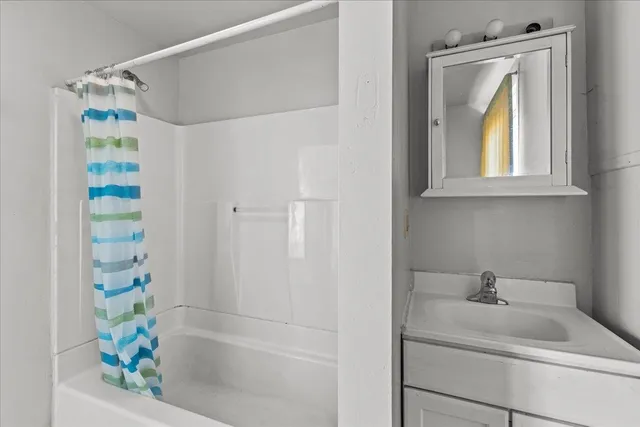 $875,000 | 176-178 Lake Street, St. Albans, VT 05478