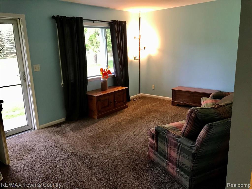 7227 Carpenter Road Flushing, MI 48433 - Photo 16 of 48
