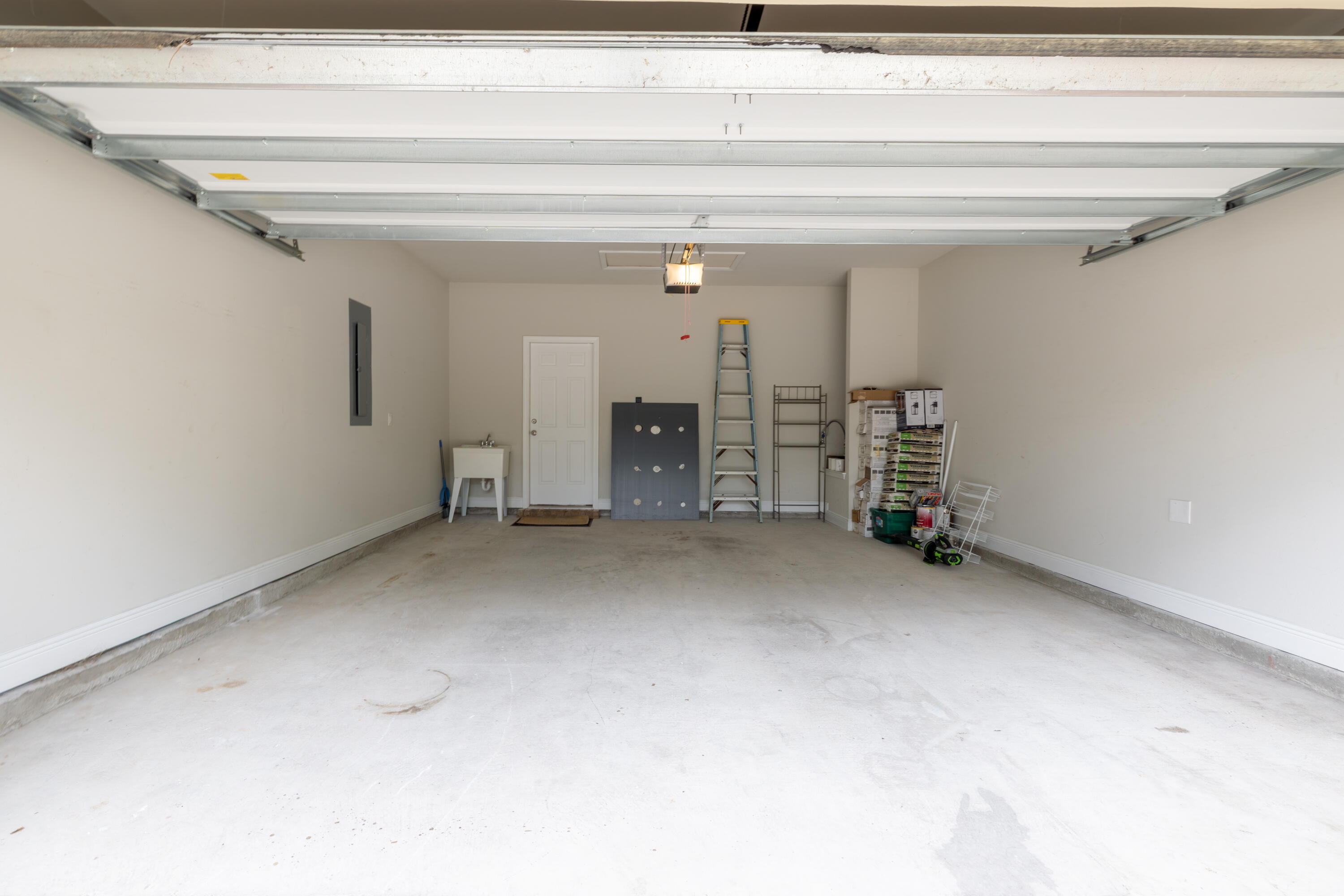 41 Twain Trail Freeport, FL 32439 - Photo 24 of 33 Garage