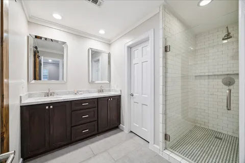 $950,000 | 10106 Candlewood Drive, Houston, TX 77042