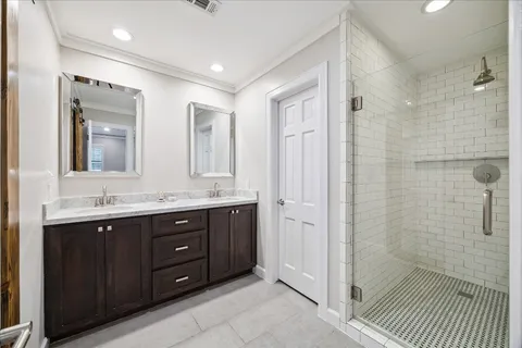 $950,000 | 10106 Candlewood Drive, Houston, TX 77042