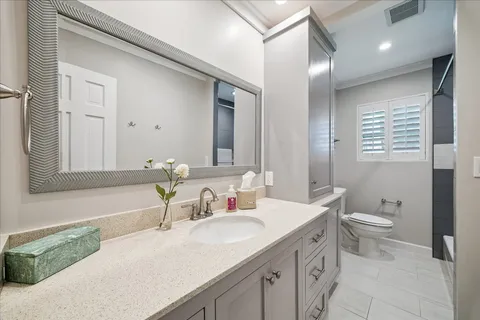 $950,000 | 10106 Candlewood Drive, Houston, TX 77042