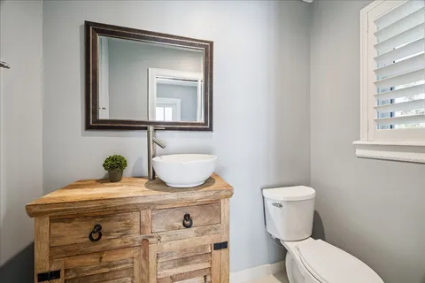 $950,000 | 10106 Candlewood Drive, Houston, TX 77042