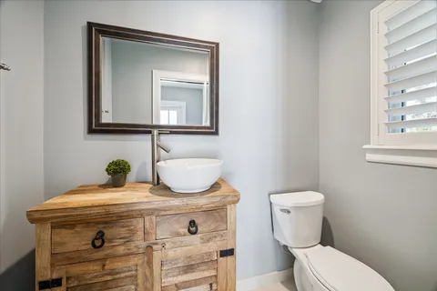 $950,000 | 10106 Candlewood Drive, Houston, TX 77042