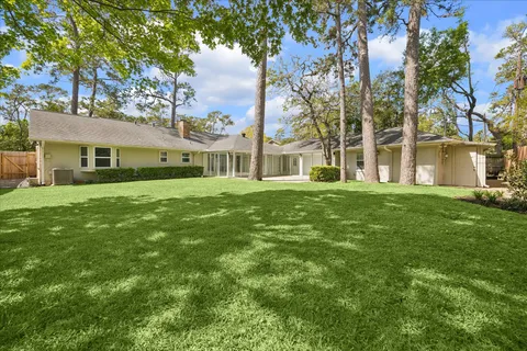 $950,000 | 10106 Candlewood Drive, Houston, TX 77042