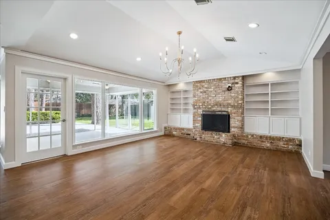 $950,000 | 10106 Candlewood Drive, Houston, TX 77042