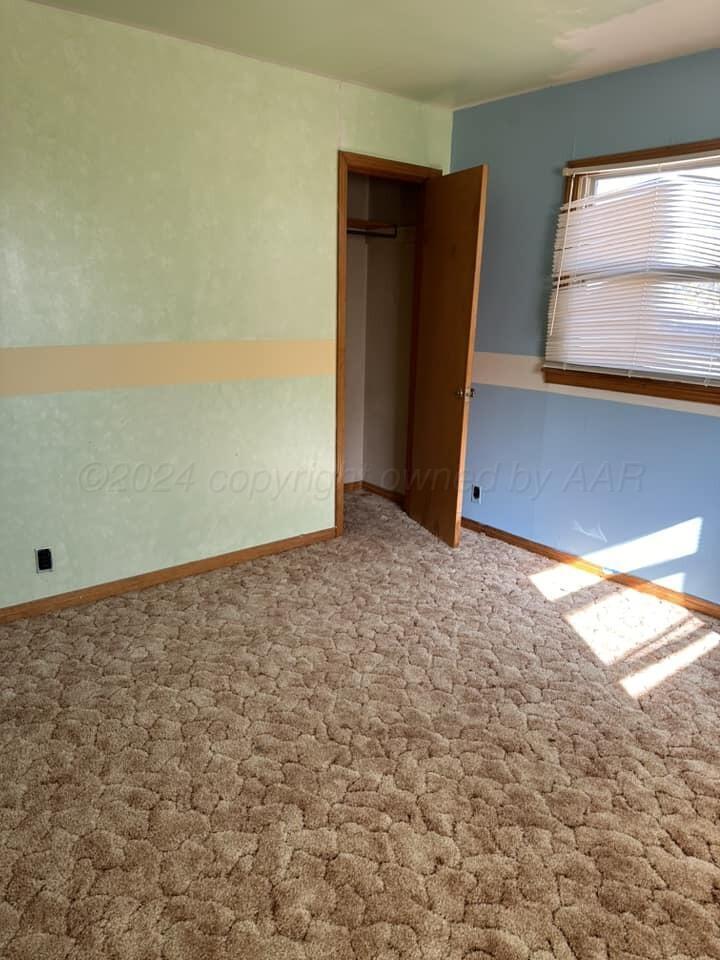 506 Ave O Sunray, TX 79086 - Photo 4 of 18 a view of room