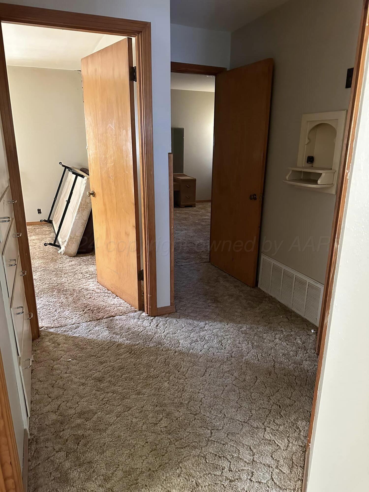 506 Ave O Sunray, TX 79086 - Photo 6 of 18 view of a hallway