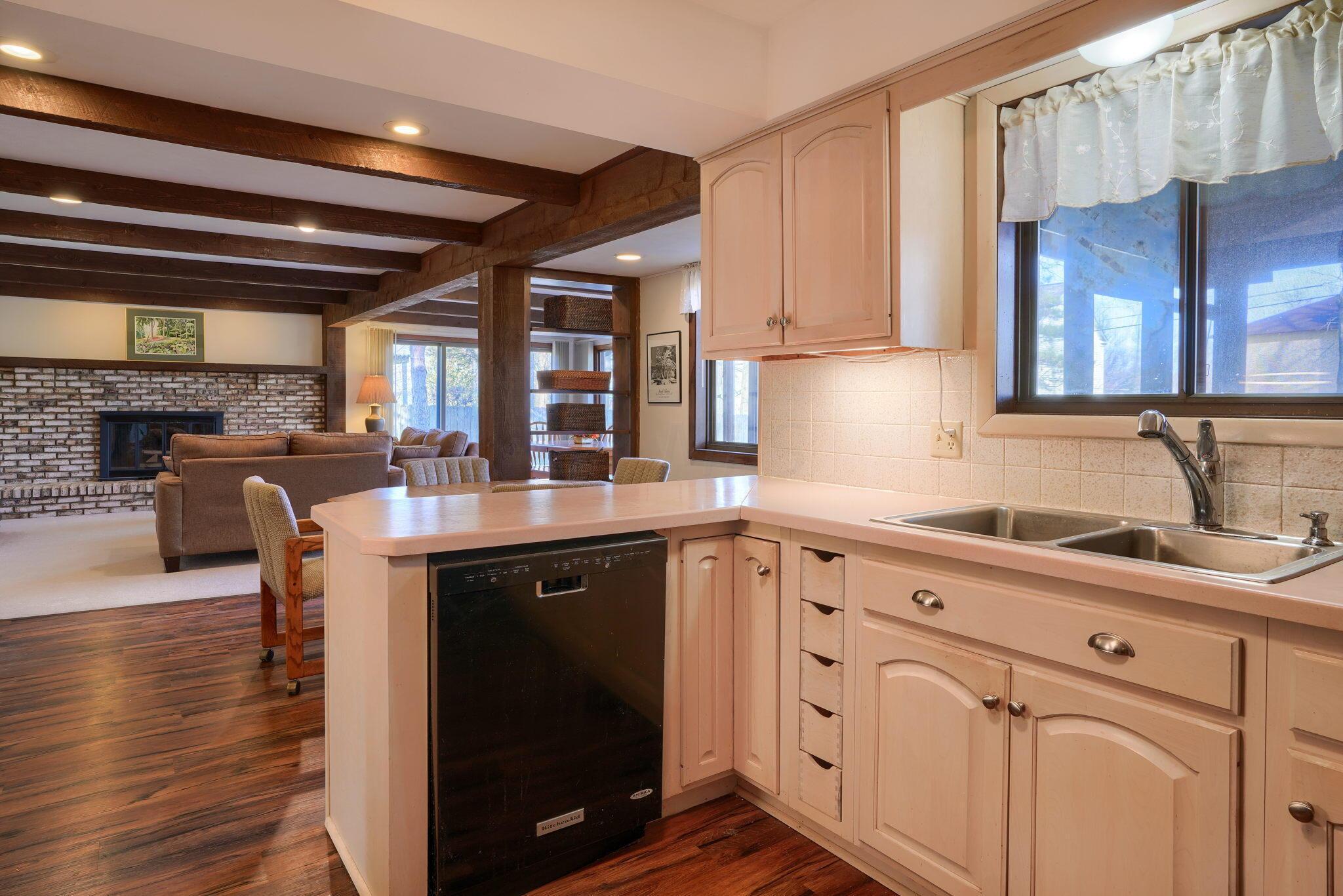 602 South Spring Road Westerville, OH 43081 - Photo 26 of 52 Kitchen