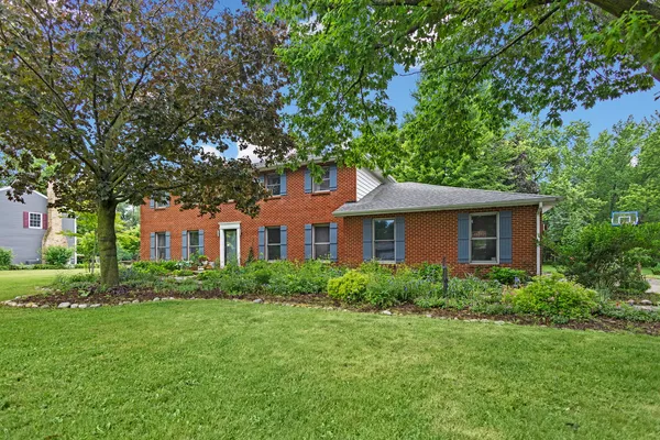 $599,900 | 4n802 Chaffield Drive, St. Charles, IL 60175