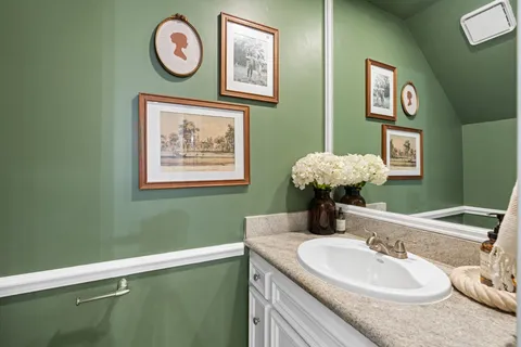 $695,000 | 6734 Vanderbilt Street, Unit 8, Houston, TX 77005