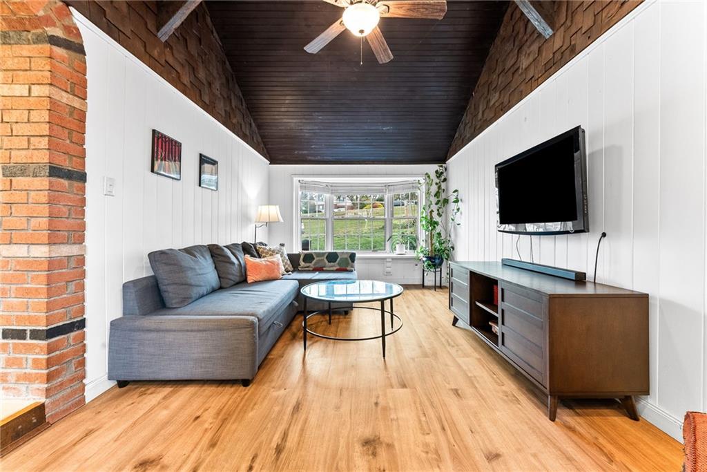 927 Girard Road Pittsburgh, PA 15227 - Photo 14 of 34 Gallery Image 14