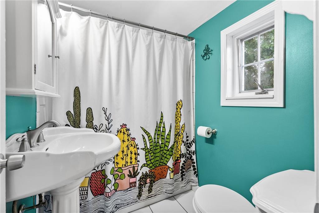 927 Girard Road Pittsburgh, PA 15227 - Photo 21 of 34 Gallery Image 21