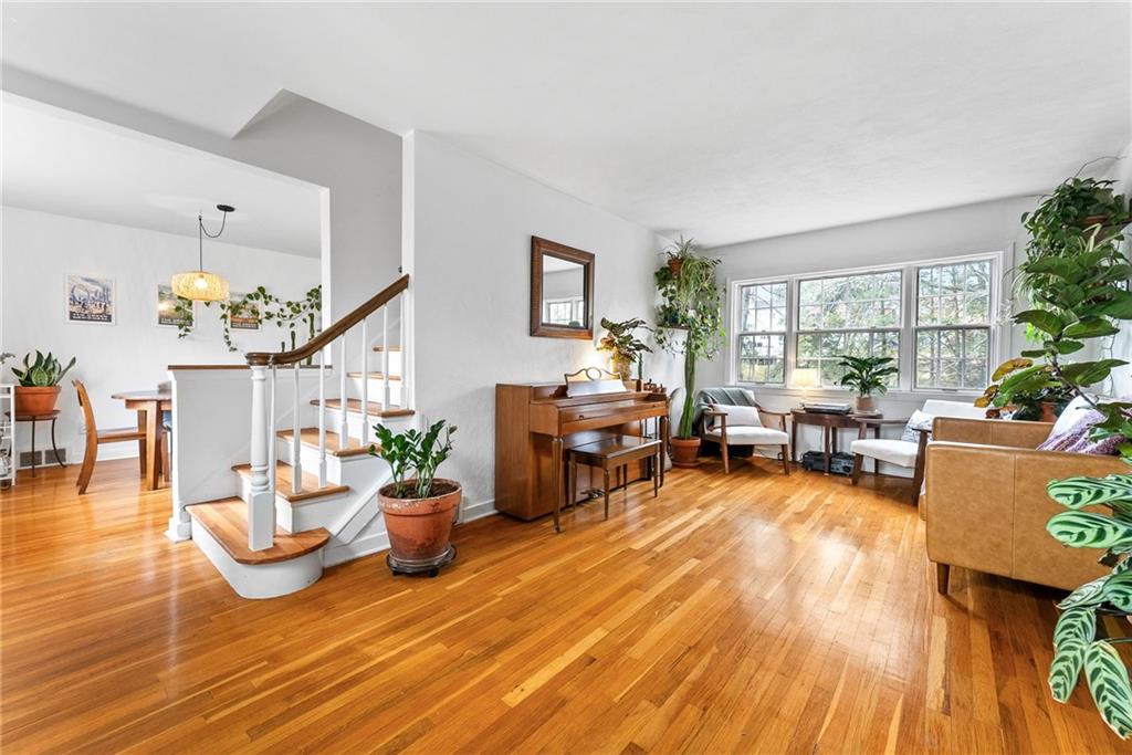 927 Girard Road Pittsburgh, PA 15227 - Photo 5 of 34 Gallery Image 5