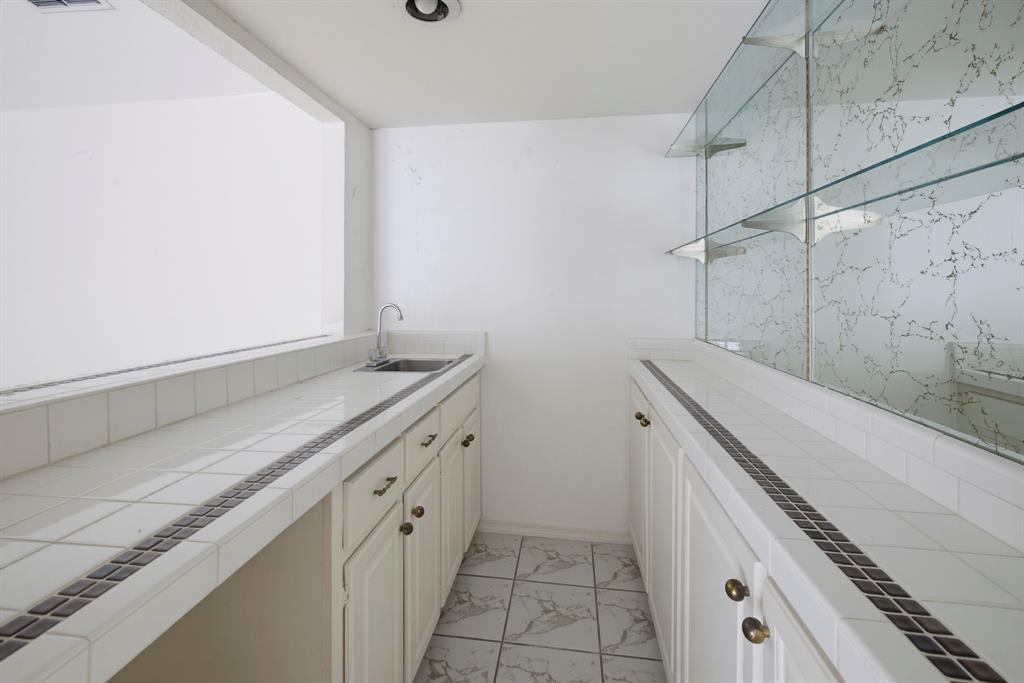 21 Crosslands Road Benbrook, TX 76132 - Photo 11 of 32