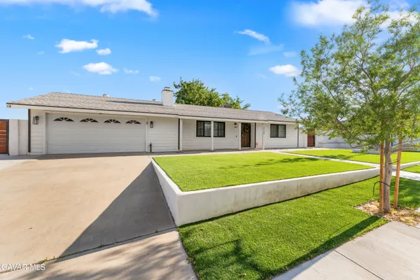 $430,000 | 16122 Stagecoach Avenue, Lake Los Angeles, CA 93591