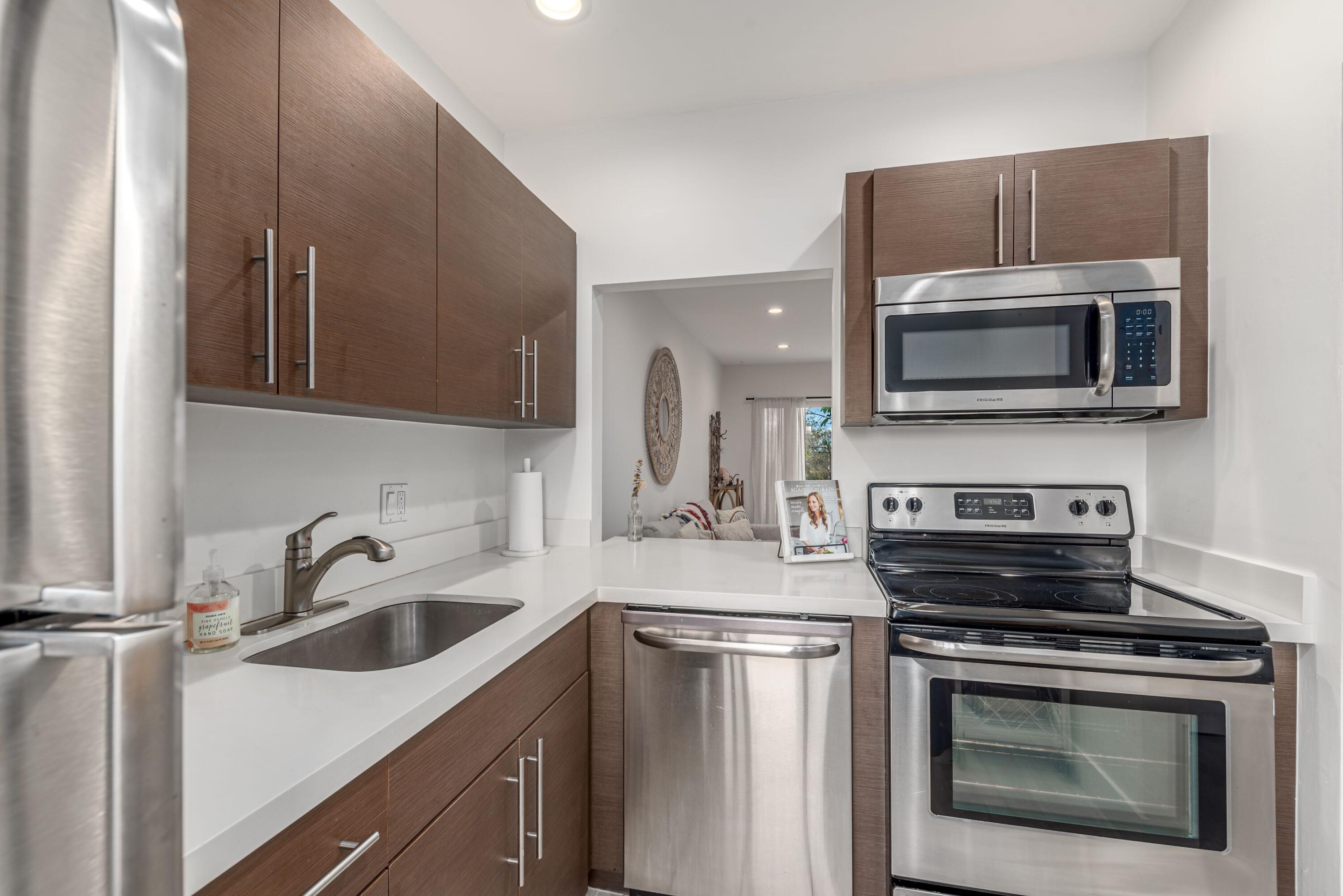 5701 Northwest 2nd Avenue, Unit 312 Boca Raton, FL 33487 - Photo 6 of 15 Kitchen