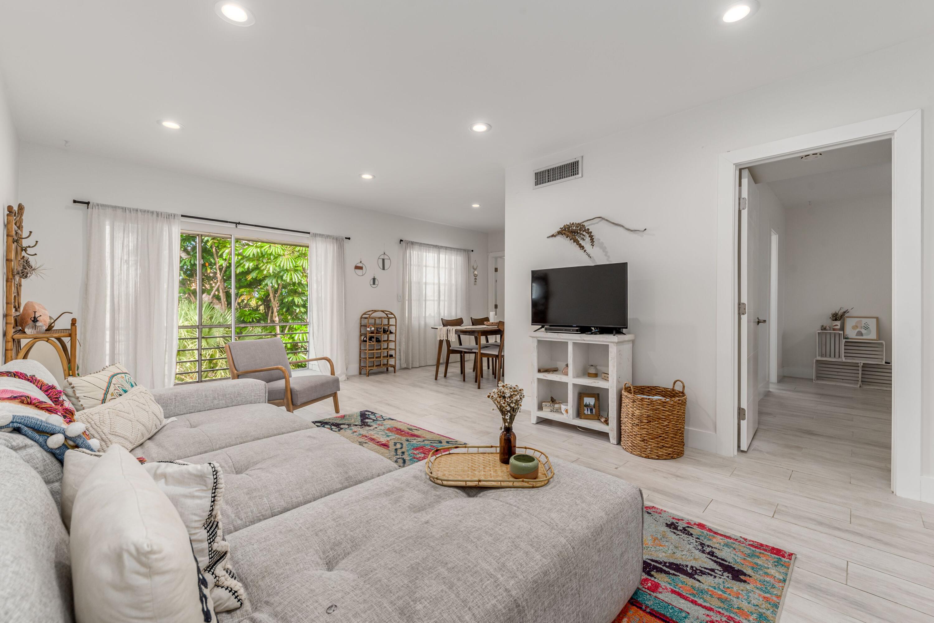 5701 Northwest 2nd Avenue, Unit 312 Boca Raton, FL 33487 - Photo 9 of 15 Living