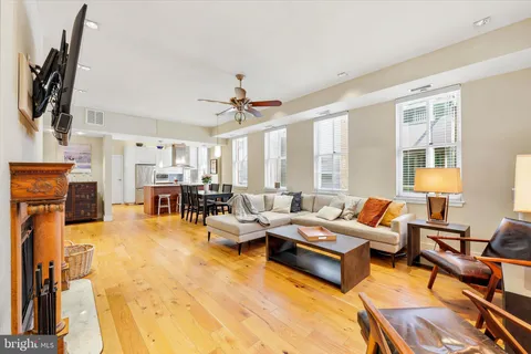 $425,000 | 102-22 Church Street, Unit 309, Philadelphia, PA 19106