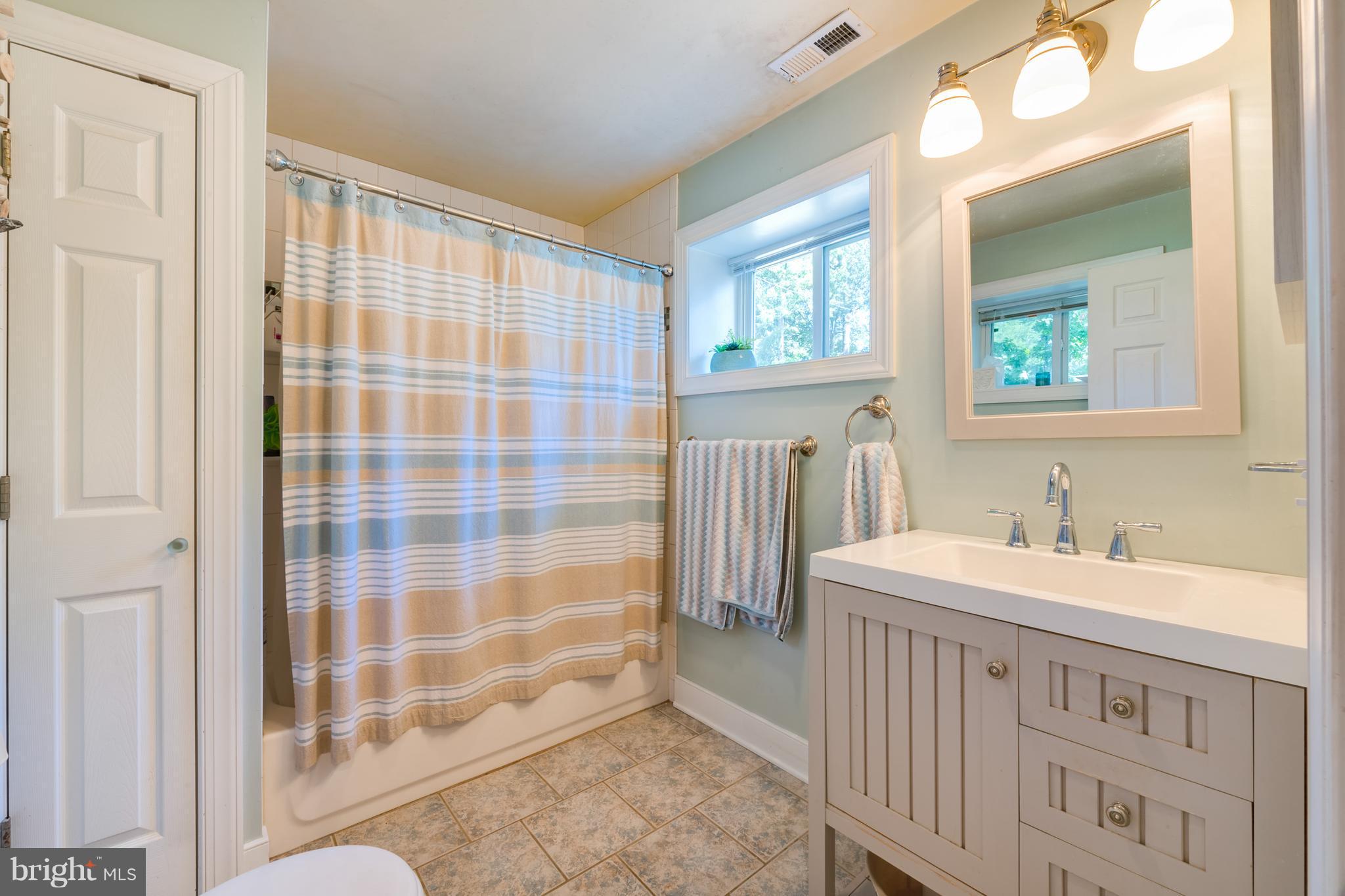 1730 Potomac Road Edgewater, MD 21037 - Photo 19 of 30 Bath (Master)