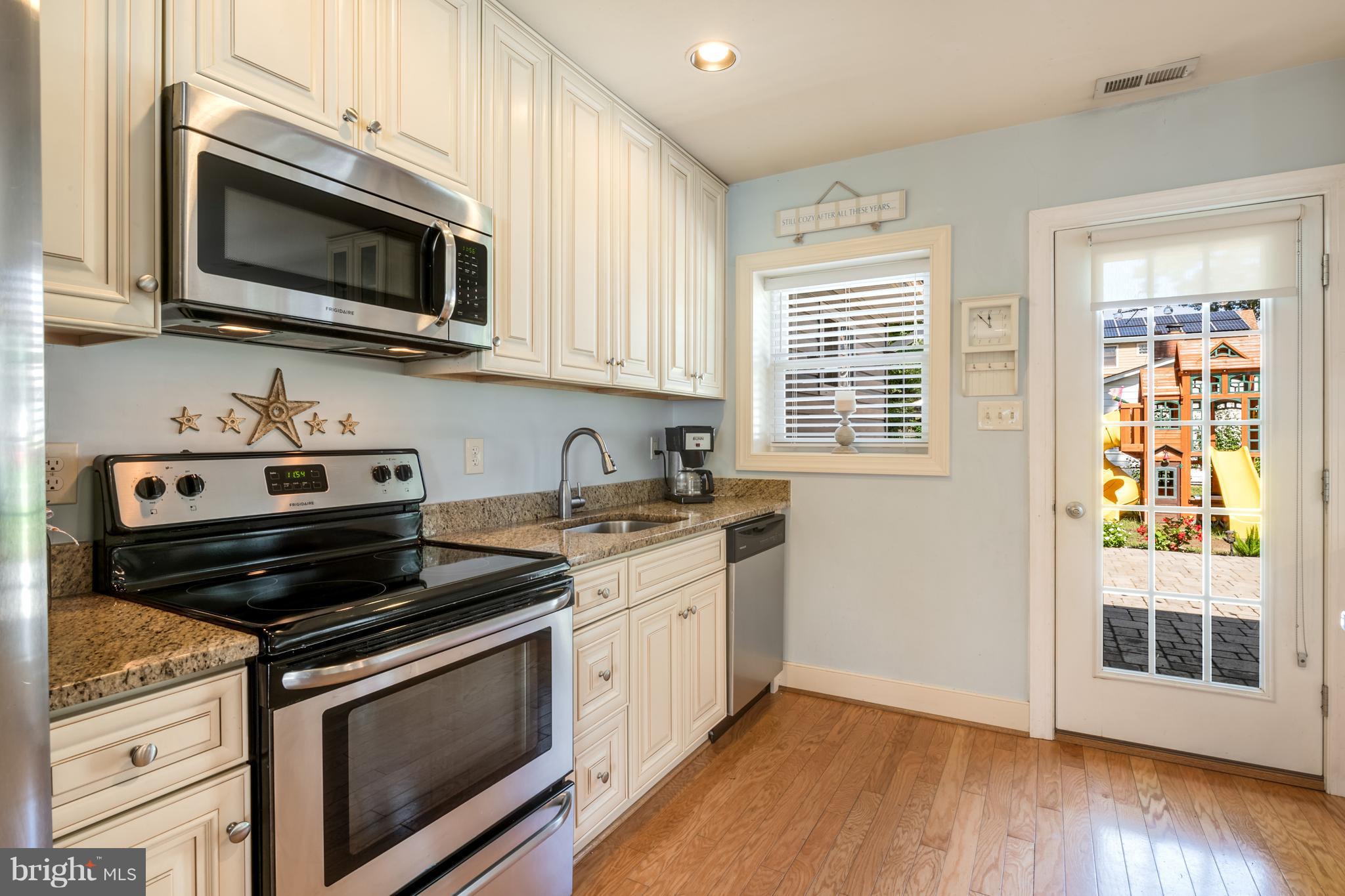 1730 Potomac Road Edgewater, MD 21037 - Photo 9 of 30 Kitchen