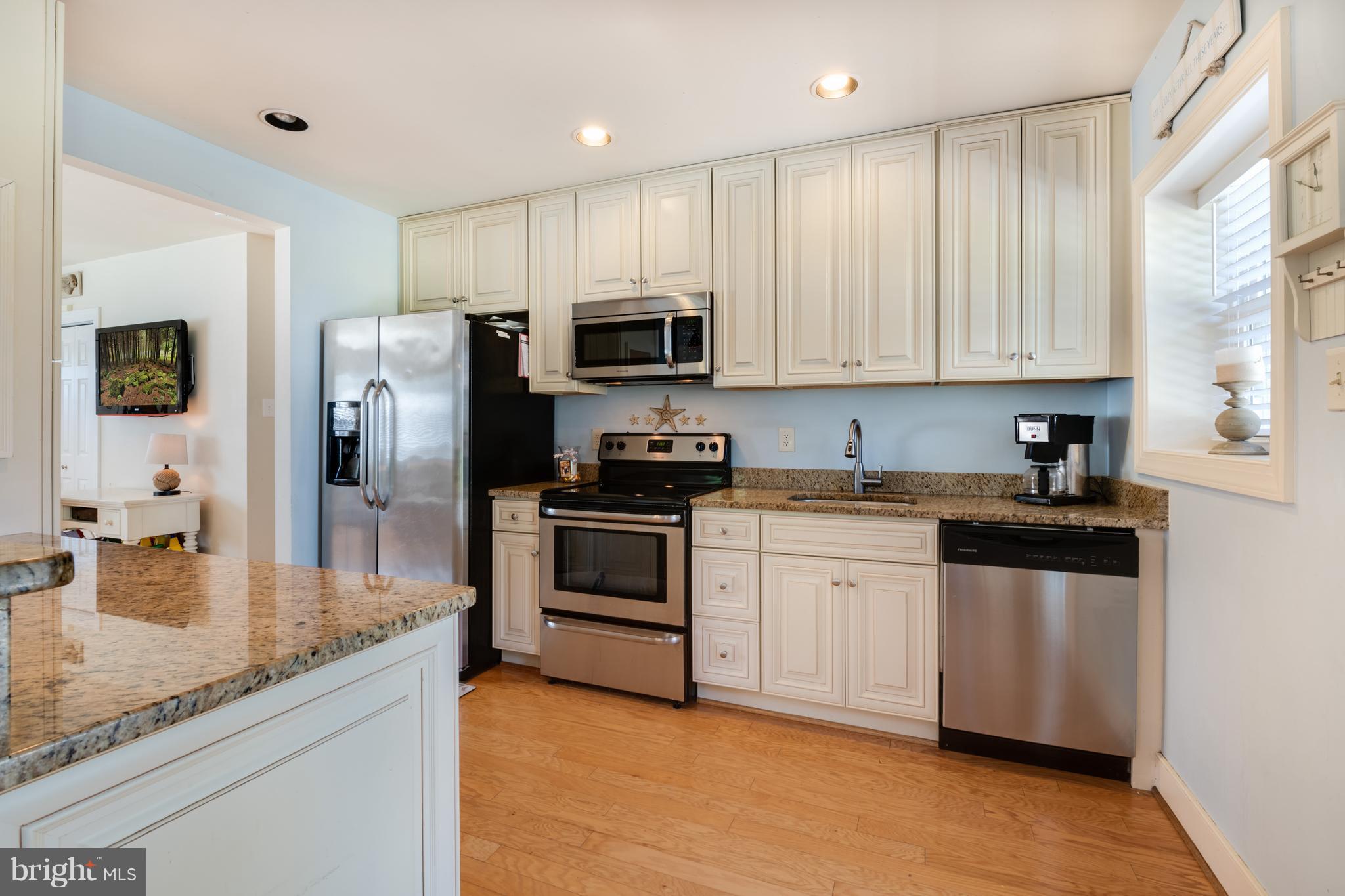 1730 Potomac Road Edgewater, MD 21037 - Photo 10 of 30 Kitchen