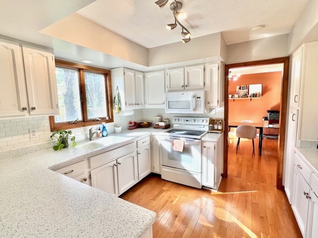 1043 Goldfinch Road Columbus, IN 47203 - Photo 8 of 22 Gallery Image 8