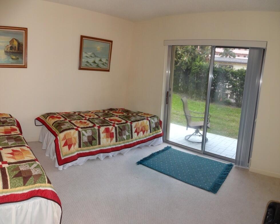 107 Inlet Way, Unit 1 West Palm Beach, FL 33404 - Photo 19 of 38 Guest Bedroom