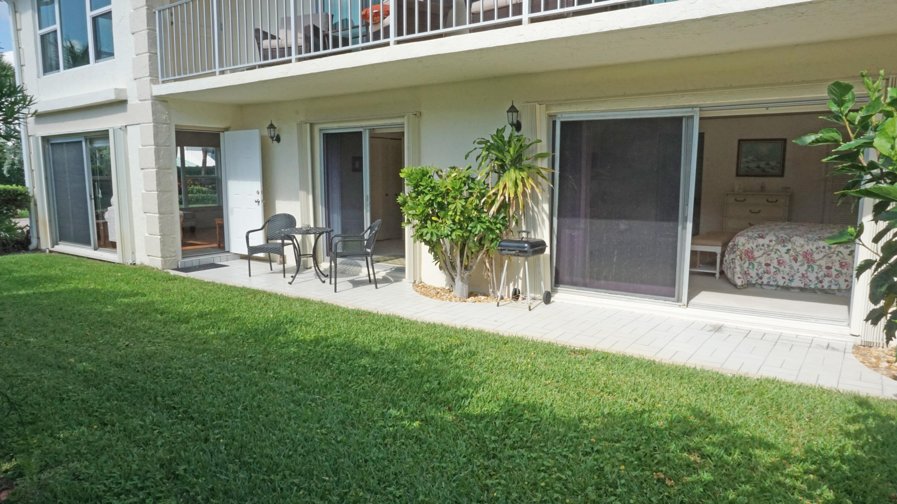 107 Inlet Way, Unit 1 West Palm Beach, FL 33404 - Photo 23 of 38 Private Patio