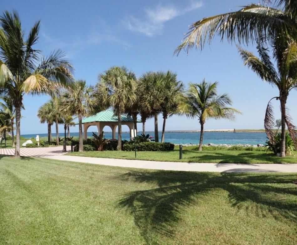 107 Inlet Way, Unit 1 West Palm Beach, FL 33404 - Photo 32 of 38 Walking Path On Inlet