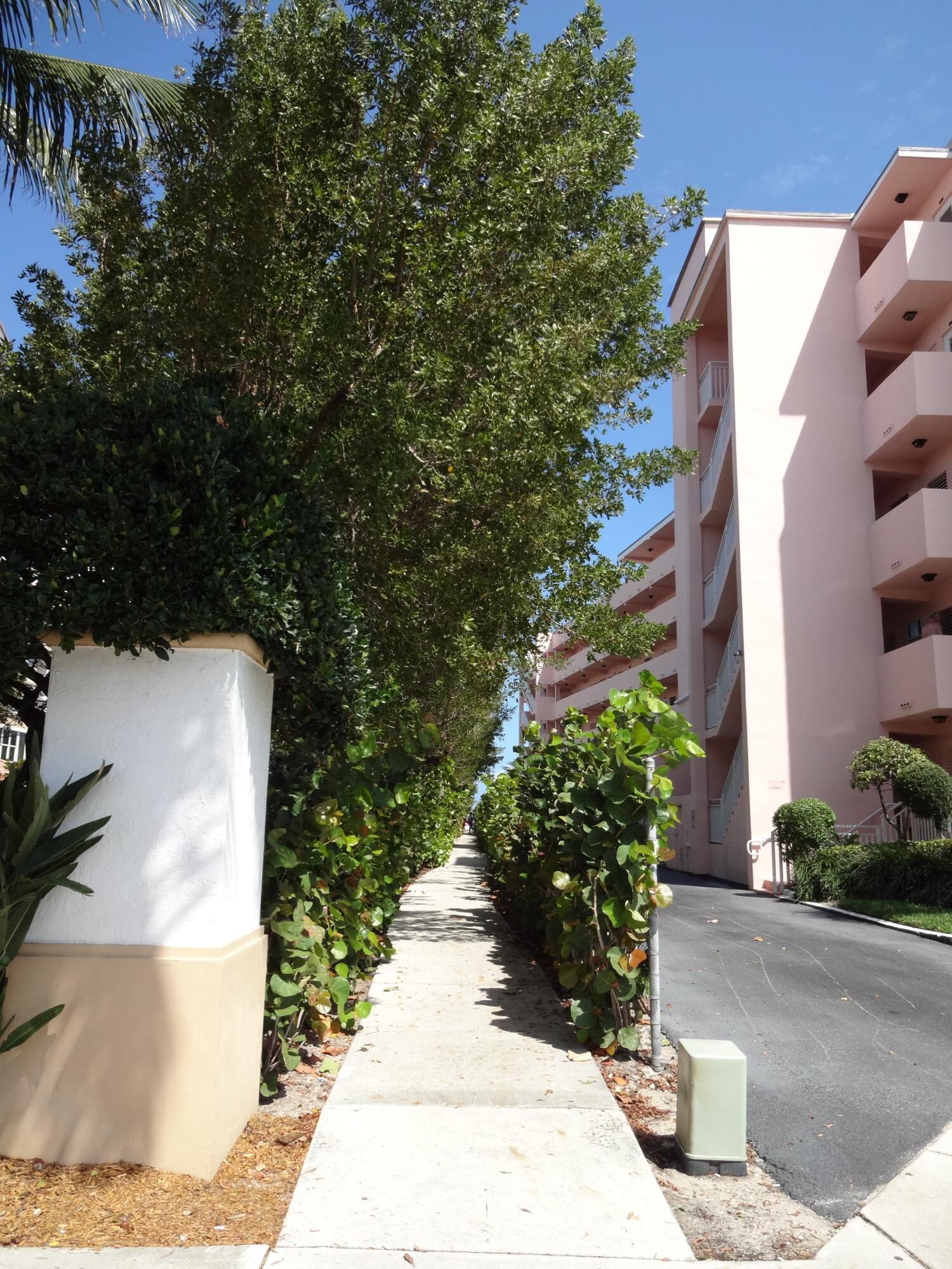 107 Inlet Way, Unit 1 West Palm Beach, FL 33404 - Photo 33 of 38 Public Path To Beach