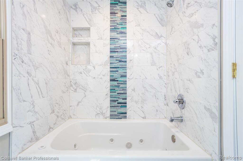 459 La Belle Road Grosse Pointe Farms, MI 48236 - Photo 17 of 29