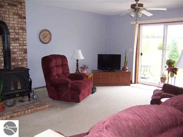 908 North Weaver Road Fairview, MI 48621 - Photo 5 of 11 1746796-4.JPG