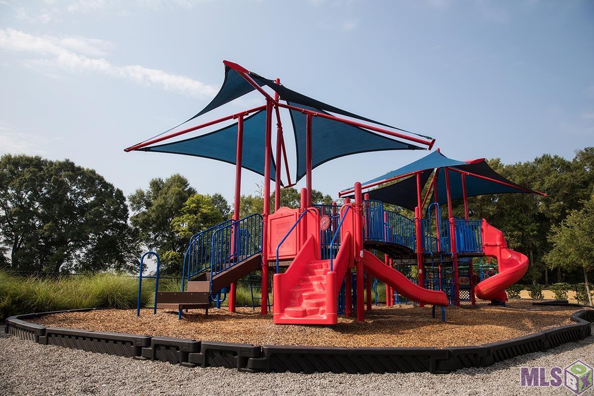 1328 Market Square Road Zachary, LA 70791 - Photo 18 of 19 Cmmunity Playground