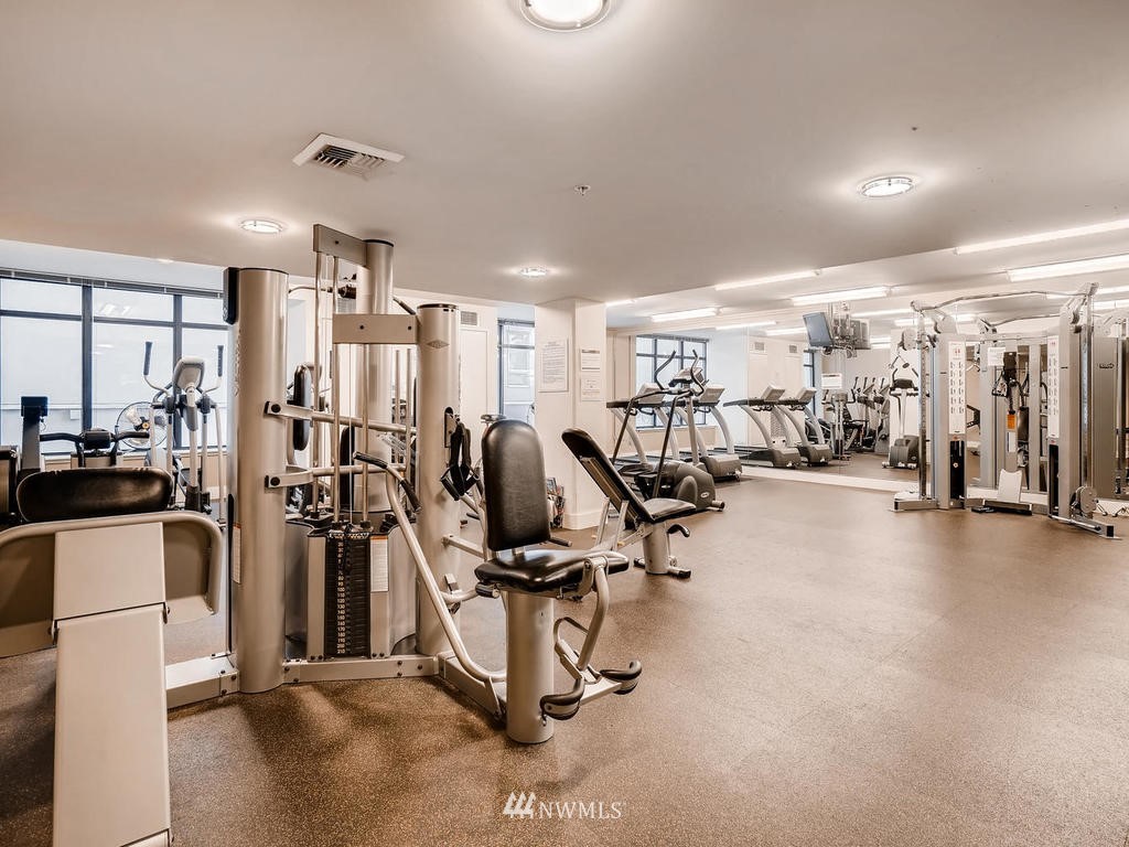 2911 2nd Avenue, Unit 424 Seattle, WA 98121 - Photo 13 of 23