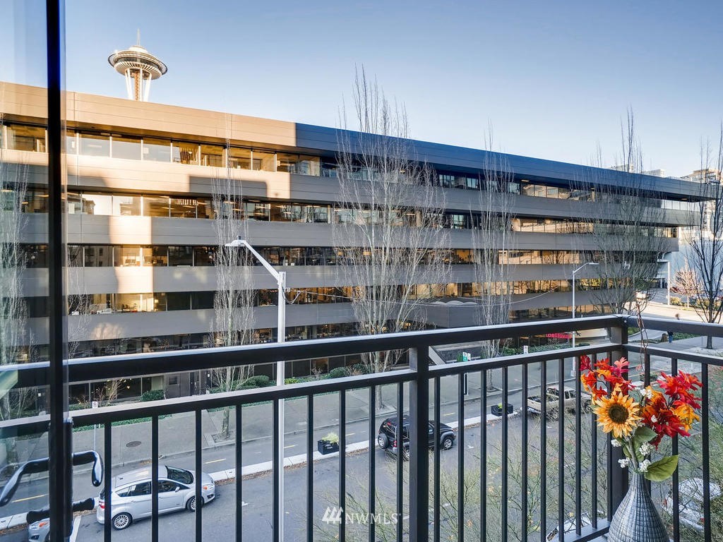 2911 2nd Avenue, Unit 424 Seattle, WA 98121 - Photo 10 of 23