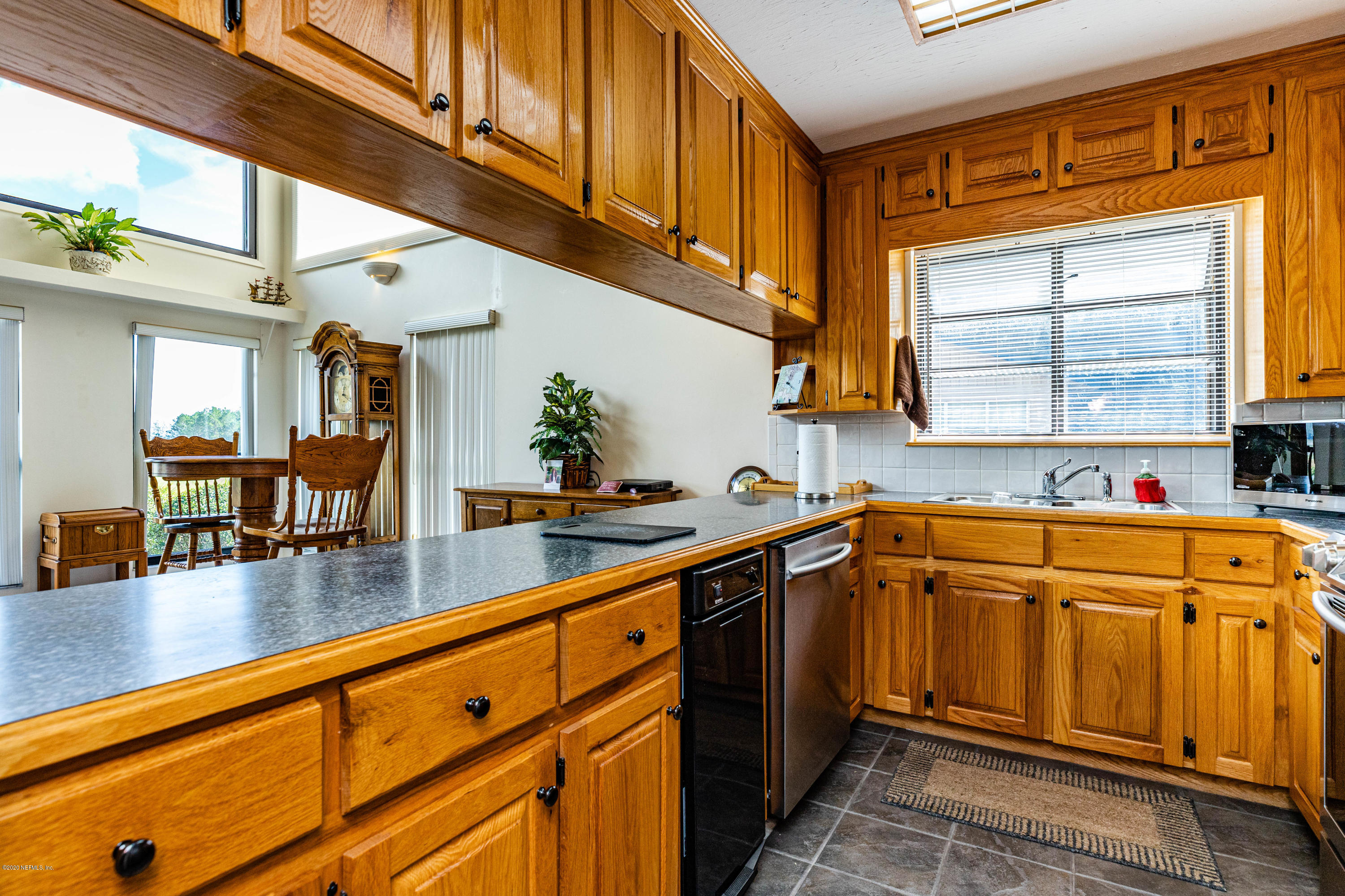 34 Nelsons Point Keystone Heights, FL 32656 - Photo 20 of 47 20 Kitchen