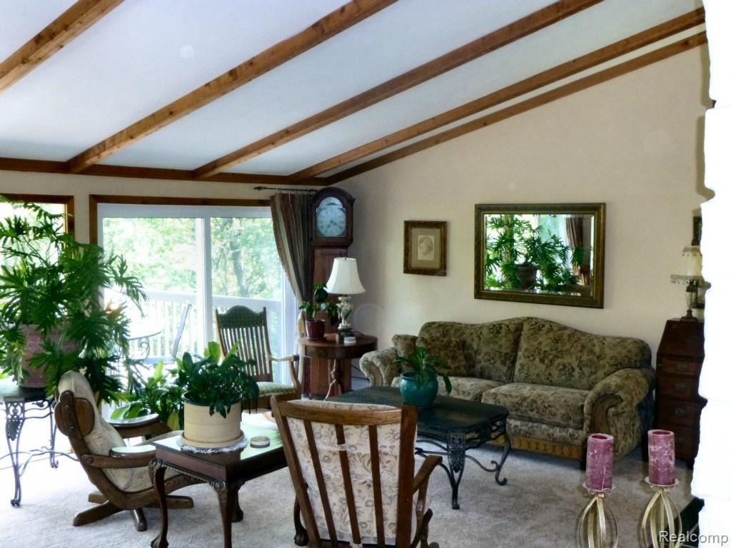 1329 Dutton Road Rochester, MI 48306 - Photo 13 of 26 Great room.jpg