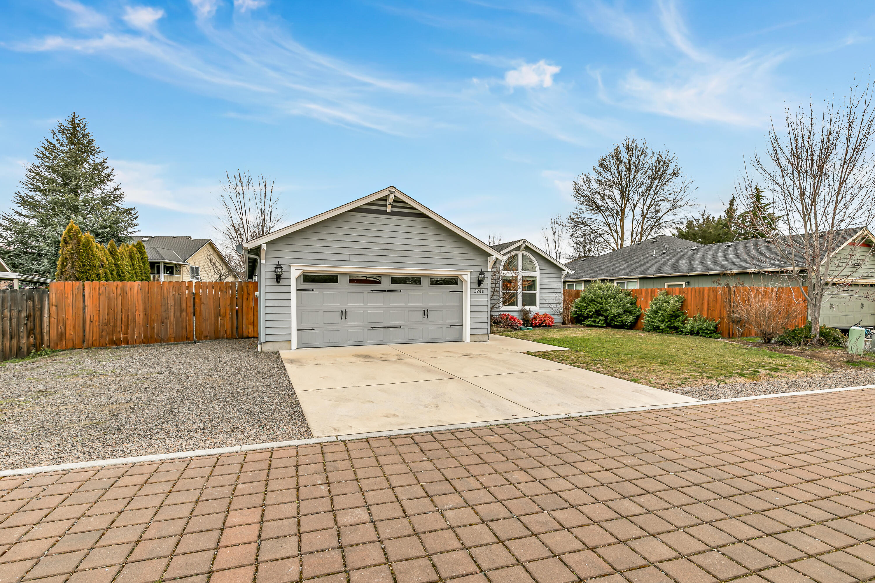 3288 Grant Road Central Point, OR 97502 - Photo 30 of 30 9R9A5939