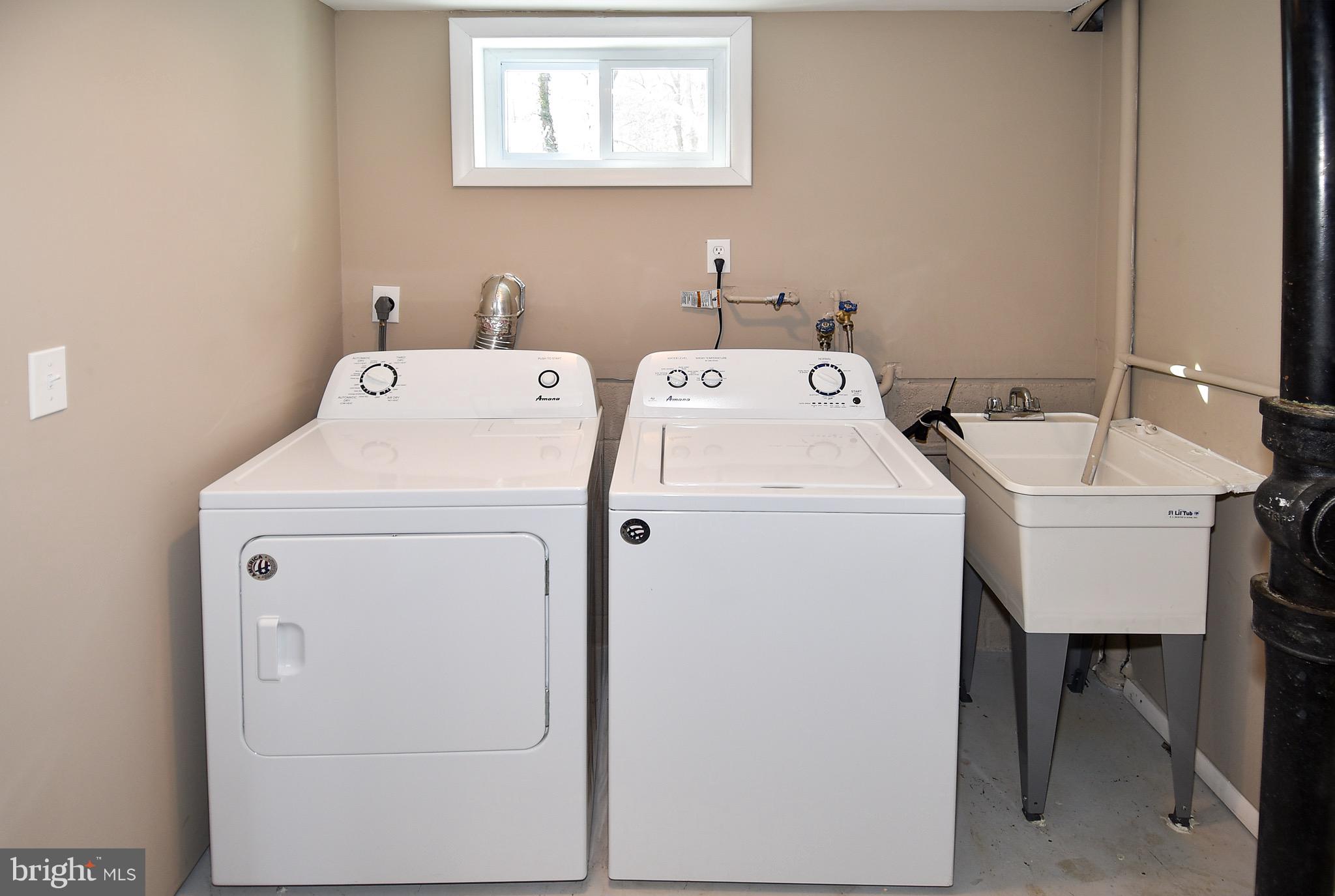 6404 Cipriano Road Lanham, MD 20706 - Photo 26 of 28 Washer/Dryer
