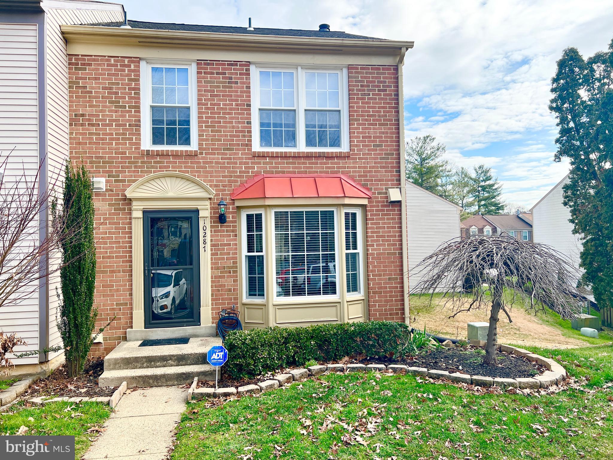 10287 Latney Road Fairfax, VA 22032 - Photo 1 of 26 a front view of a house
