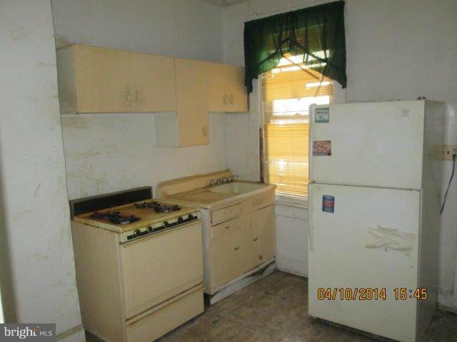 2281 Reisterstown Road Baltimore, MD 21217 - Photo 3 of 9 Kitchen