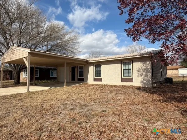 $1,600 | 127 Hillcrest Drive, Luling, TX 78648