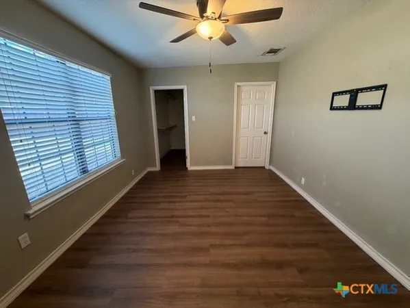 $1,600 | 127 Hillcrest Drive, Luling, TX 78648
