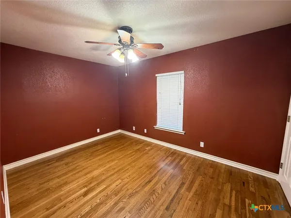 $1,600 | 127 Hillcrest Drive, Luling, TX 78648