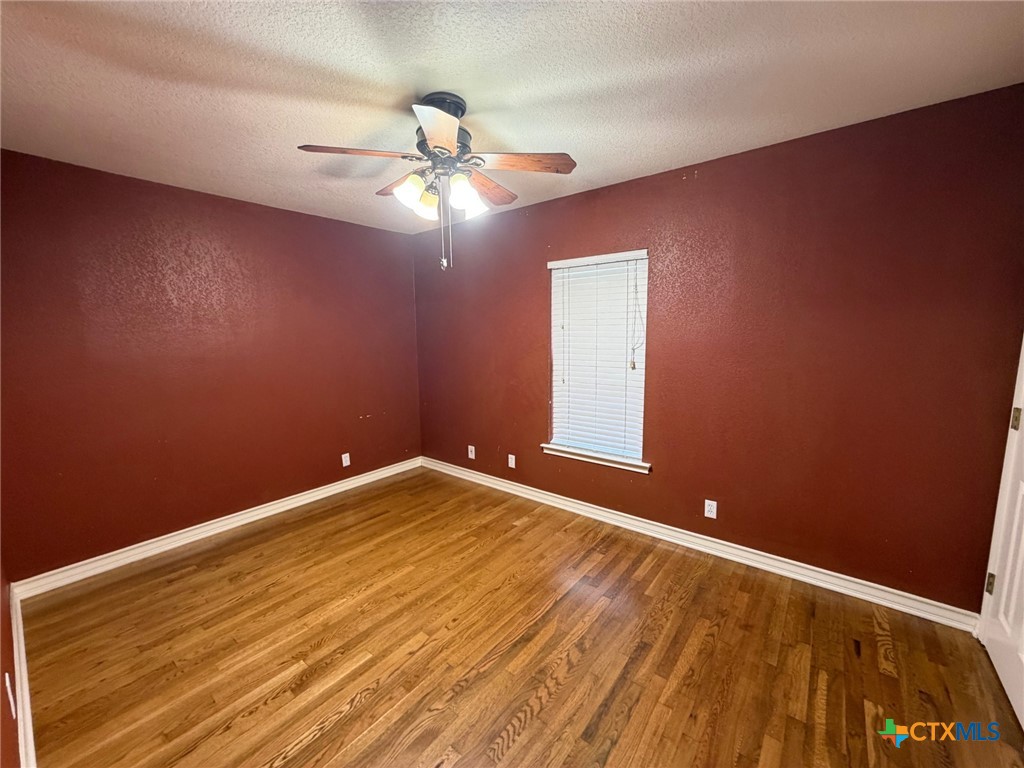 127 Hillcrest Drive Luling, TX 78648 - Photo 20 of 24